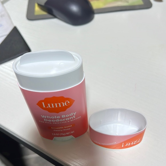 NEW Lume Smooth Solid Deodorant For WHOLE BODY- 2.6oz -SCENT: PEONY ROSE - Picture 3 of 3